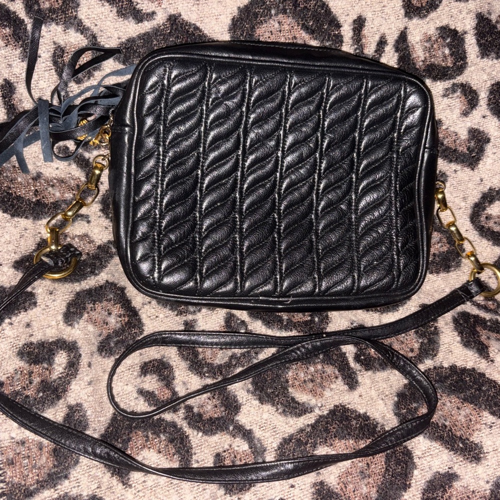 VTG L.J. Simone Black Quilted Crossbody Bag with Gold Chain
